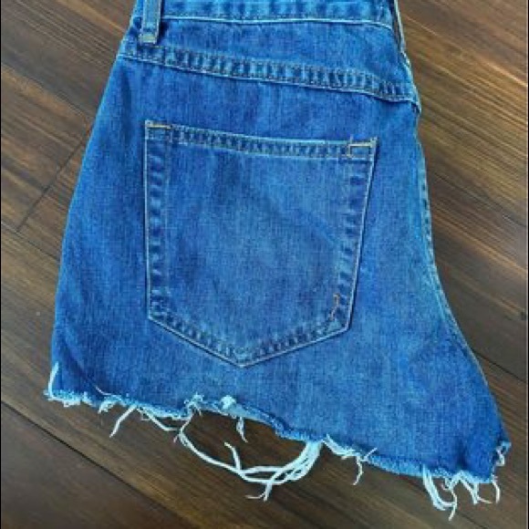 Highwaisted Jean shorts - Picture 2 of 2